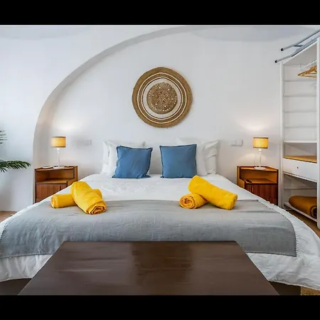 Stunning House With Rooftop And Pool By Lovelystay Hébergement de vacances Fuzeta