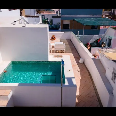 Stunning House With Rooftop And Pool By Lovelystay Fuzeta