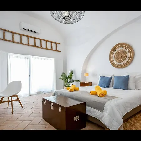 Stunning House With Rooftop And Pool By Lovelystay Casa de Férias Fuzeta