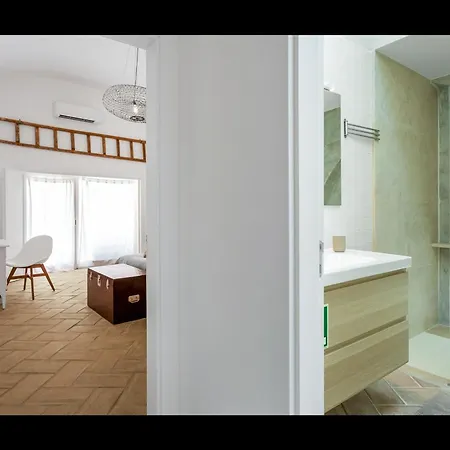 Stunning House With Rooftop And Pool By Lovelystay Holiday home *