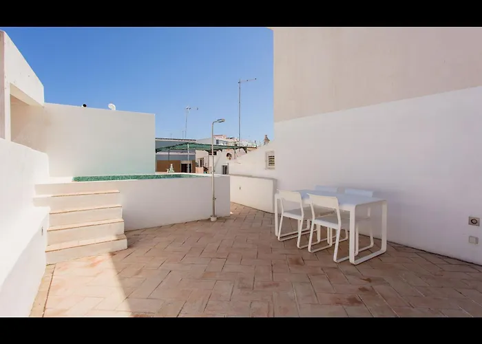 別荘 Stunning House With Rooftop And Pool By Lovelystay *