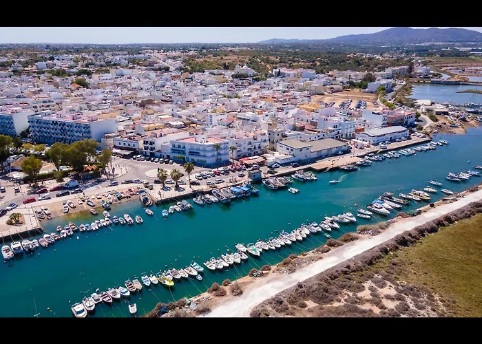 別荘 Stunning House With Rooftop And Pool By Lovelystay フゼタ